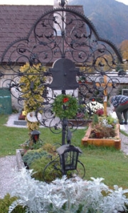 antikes Grabkreuz Grünau