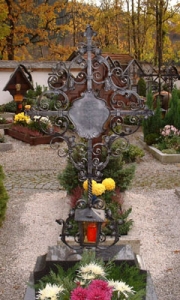 Grabkreuz H2 mit Inschrifttafel