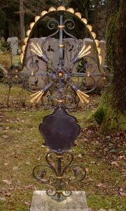 Grabkreuz S10 mit Tafel blattvergoldet und bemalt